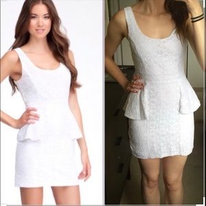 BEBE sz 6 White Peplum Peony MiniDress